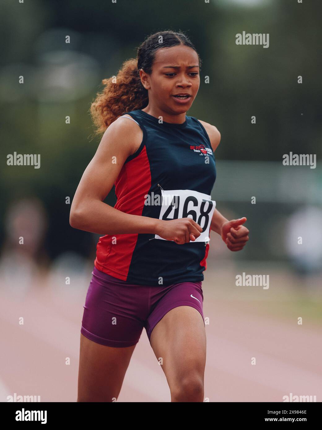 Stratford, Regno Unito. 26 maggio 2024. Onorare Oteng di Be Fit Today Track Academy dopo aver vinto la seconda gara di Heat 7 nei 100 mW al Gran Premio di velocità di Stratford 2024. Crediti: George Tewkesbury/Alamy Live News Foto Stock