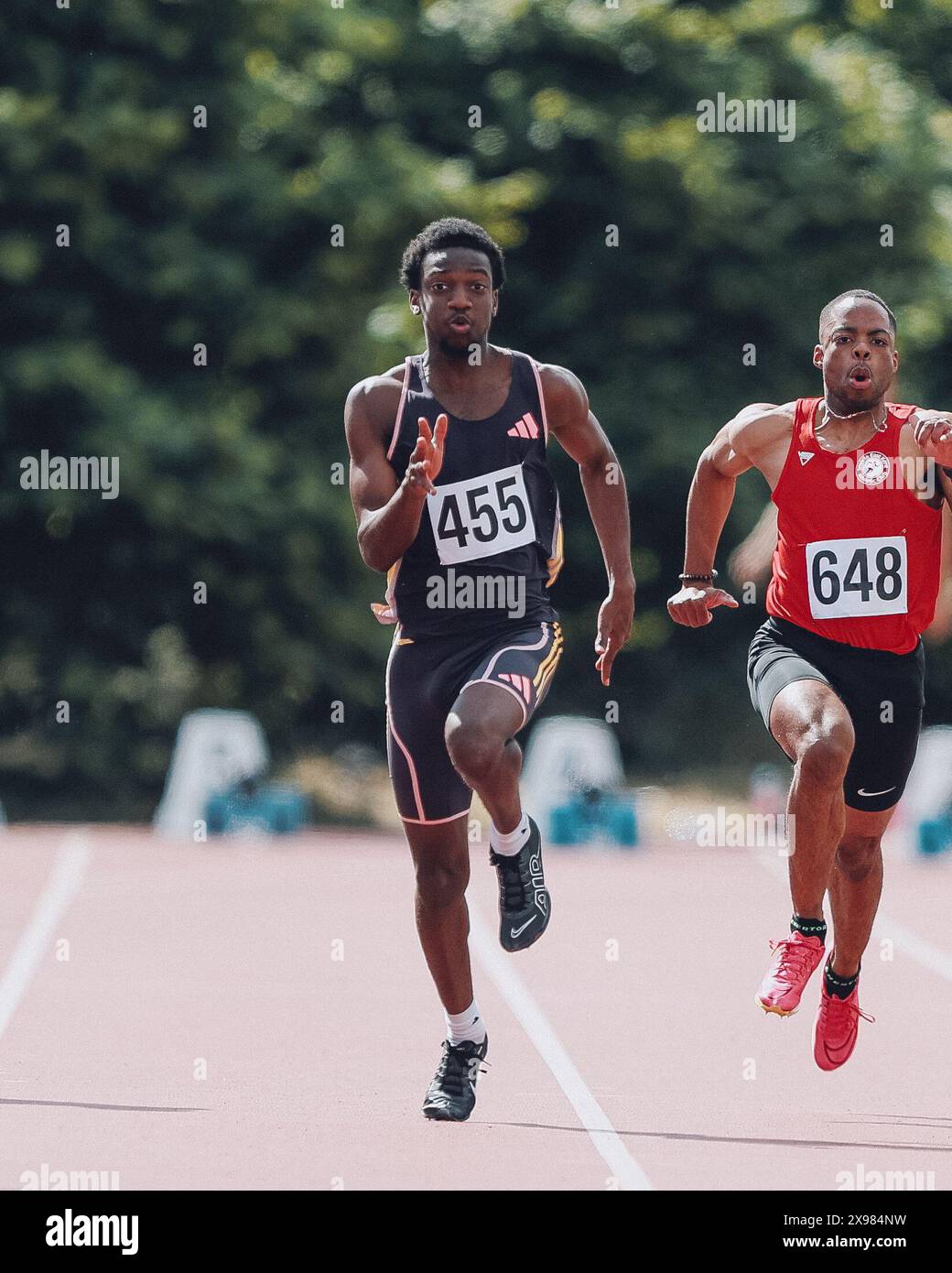 Stratford, Regno Unito. 26 maggio 2024. Hagen Mzee di Reading AC in azione durante la seconda gara di Heat 12 nella 100mm del Gran Premio di velocità di Stratford 2024. Crediti: George Tewkesbury/Alamy Live News Foto Stock