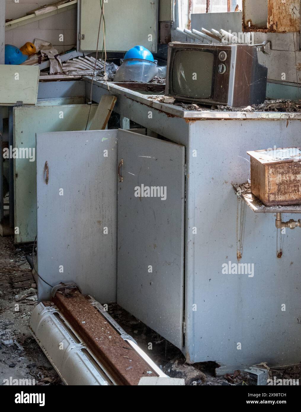 Fabbrica di carta industriale abbandonata Foto Stock
