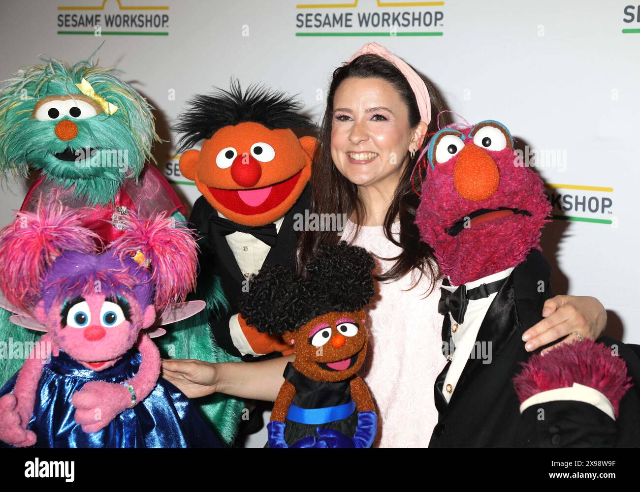 29 maggio 2024, New York, New York, Stati Uniti: YouTuber MS. RACHEL con MUPPETS vista durante gli arrivi del Red carpet per il Gala annuale di beneficenza di Sesame Workshopâ tenutosi presso Cipriani 42nd Street. (Credit Image: © Nancy Kaszerman/ZUMA Press Wire) SOLO PER USO EDITORIALE! Non per USO commerciale! Foto Stock