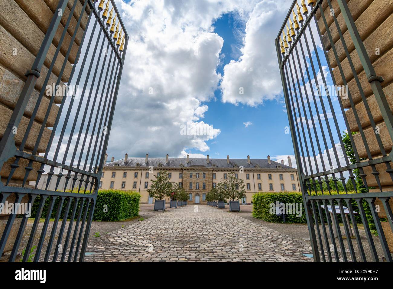 Ingresso al CNCS: Centre National du Costume et de la Scène (Centro Nazionale per il Costume e il Design teatrale), Moulins, Francia Foto Stock