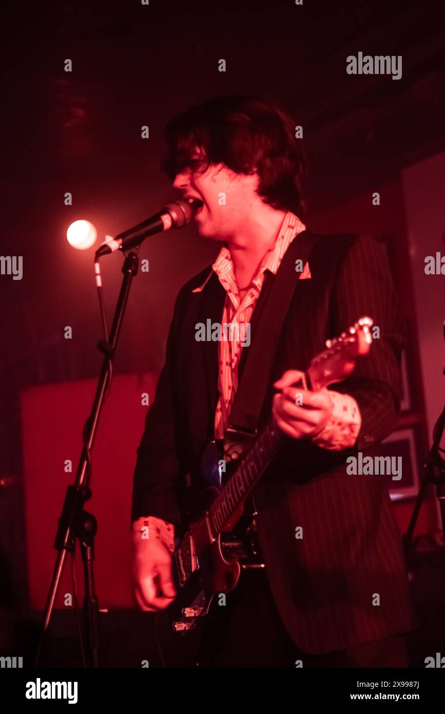 Londra, Regno Unito. 29 maggio 2024. Evan Williams apre la vetrina Strap Originals all'iconico 100 Club . Cristina Massei/Alamy notizie in diretta Foto Stock