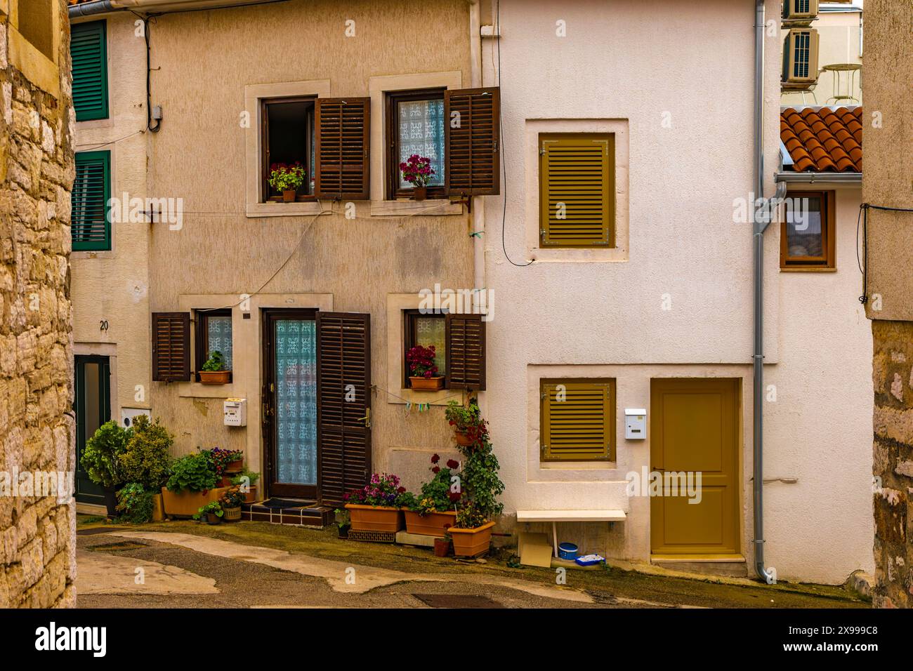 La città degli amanti, le strette e colorate strade di Rovigno Croazia Foto Stock
