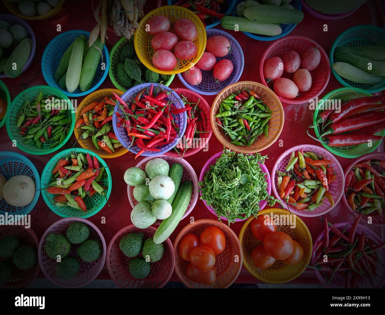 Foto di frutta e verdura al mercato Foto Stock