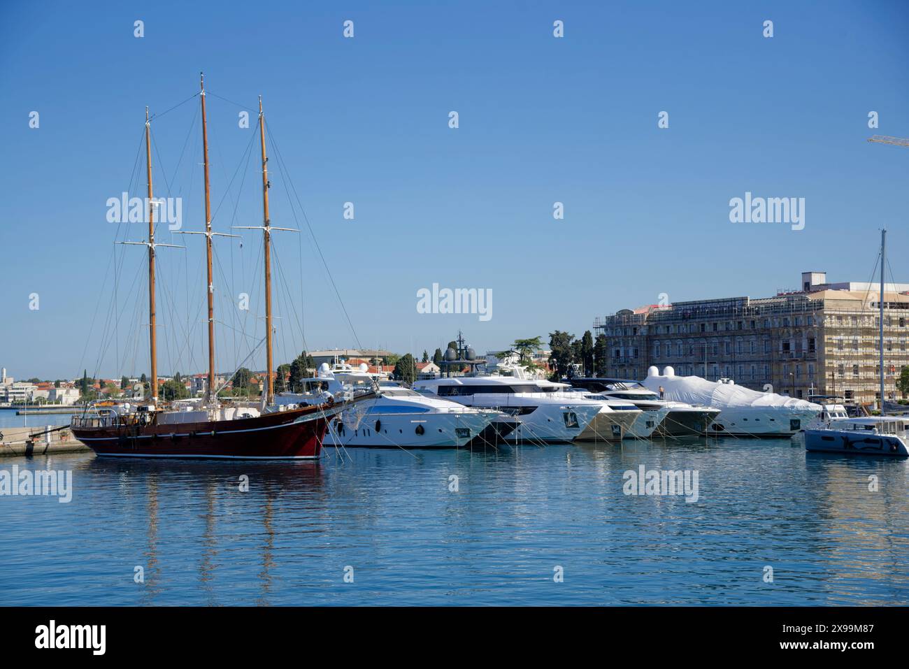 le Port de Zadar sur la cote Dalmate en croatie Foto Stock