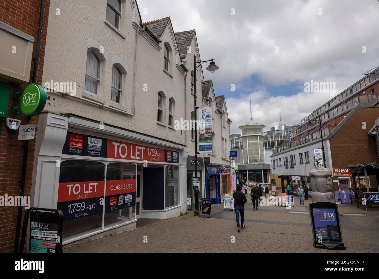 Basingstoke, centro cittadino, situato nella contea dell'Hampshire e si trova a nord della contea, vicino al confine tra Surrey e West Berkshire. Foto Stock