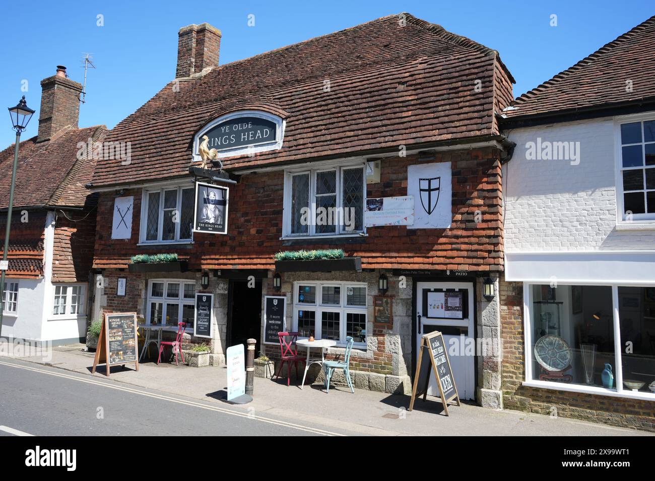 YE Olde Kings Head , un pub inglese del XV secolo. Foto Stock