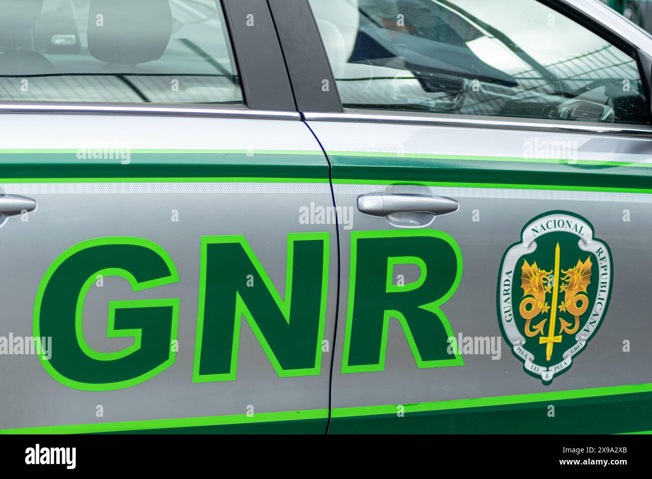 Chaves, Portogallo 05 250 2024: Veicolo della Guardia nazionale repubblicana portoghese, GNR. Forze di legge in Portogallo Foto Stock