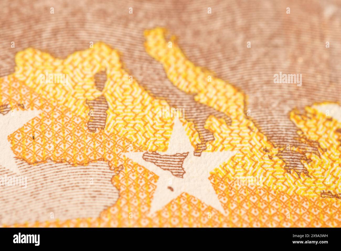 Macrodettaglio delle mappe di Italia e Grecia su una banconota in euro Foto Stock