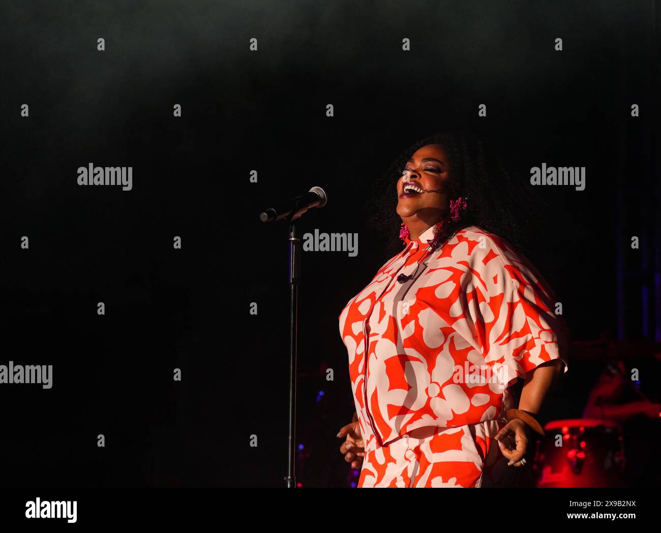 Jill Scott che si esibisce dal vivo Foto Stock