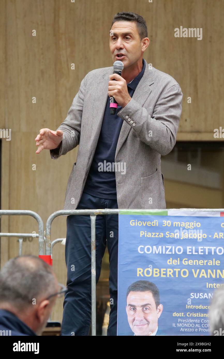 Italia, Arezzo, 30 maggio 2024: Il generale Roberto Vannacci durante una manifestazione elettorale. Roberto Vannacci si candida alla Lega alle prossime elezioni europee. Foto © Daiano Cristini/sintesi/Alamy Live News Foto Stock