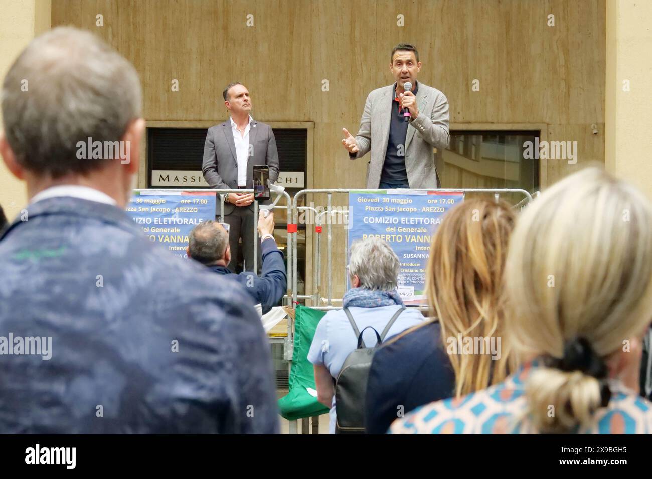 Italia, Arezzo, 30 maggio 2024: Il generale Roberto Vannacci durante una manifestazione elettorale. Roberto Vannacci si candida alla Lega alle prossime elezioni europee. Foto © Daiano Cristini/sintesi/Alamy Live News Foto Stock