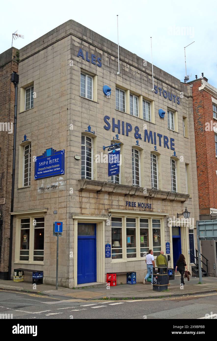 Ship & Mitre bar, 133 Dale St, Liverpool, Merseyside, Inghilterra, REGNO UNITO, L2 2JH Foto Stock