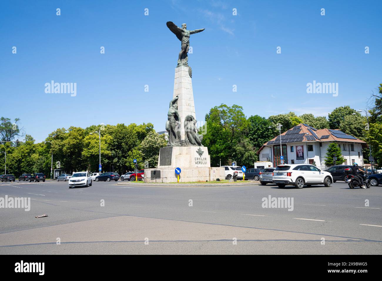 Bucarest, Romania. 24 maggio 2024. Vista del Monumento agli Eroi dell'aria nel centro della città Foto Stock
