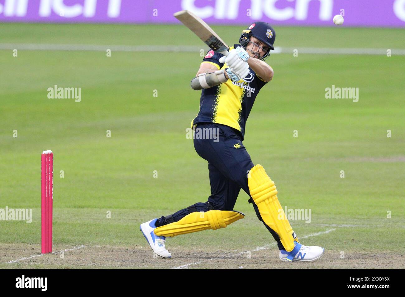 Ben Dwarshuis di Durham durante il Vitality T20 Blast match tra Lancashire e Durham County Cricket Club a Old Trafford, Manchester, giovedì 30 maggio 2024. (Foto: Robert Smith | mi News) crediti: MI News & Sport /Alamy Live News Foto Stock