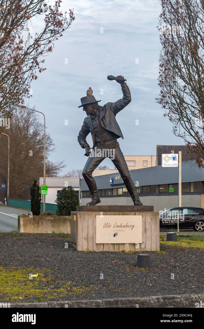 Gronau, Germania - 10 marzo 2024: Scultura di Udo Lindenberg. Foto Stock