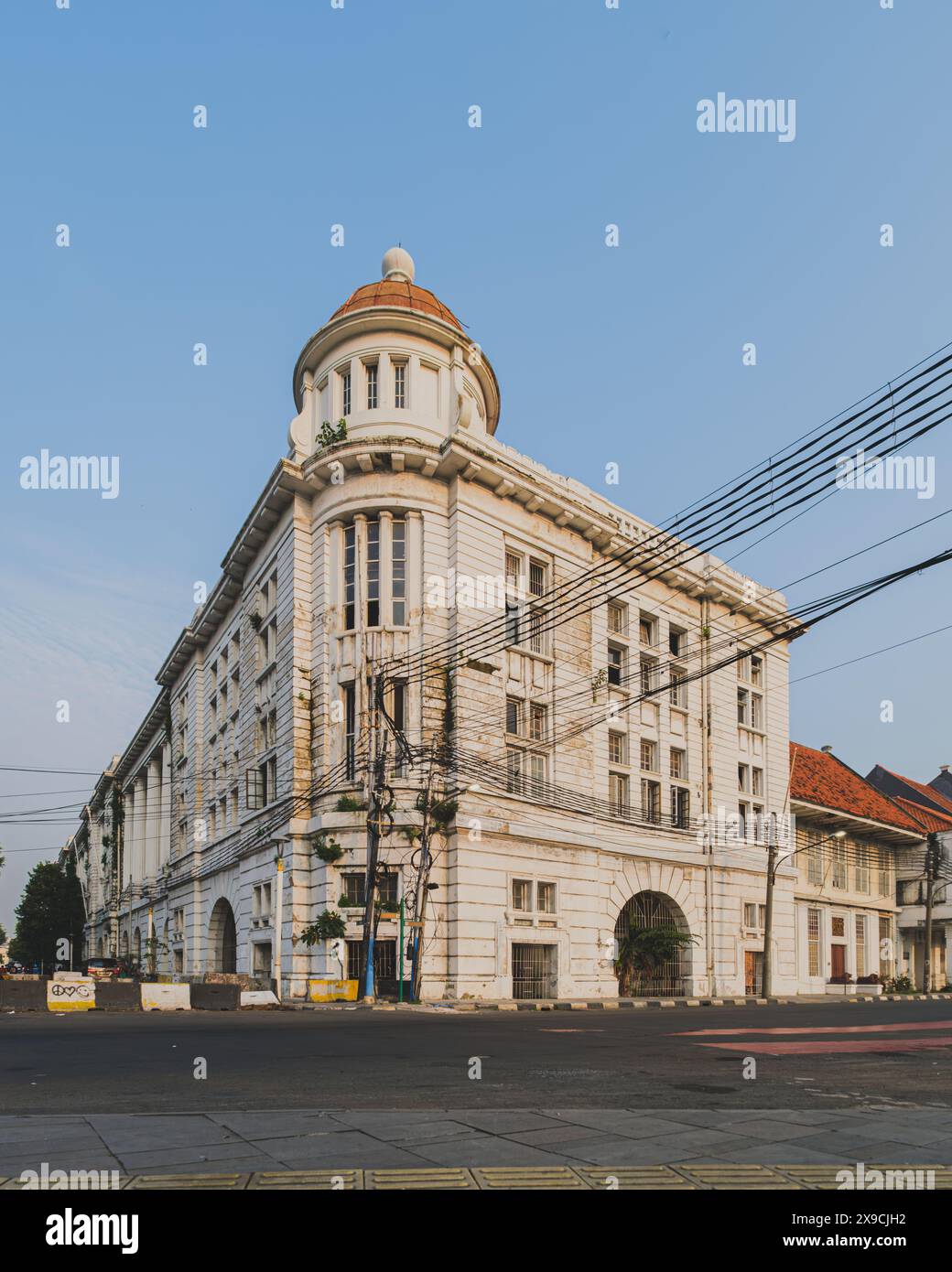 Giacarta, Indonesia - 7 maggio 2024. Questo vecchio edificio era una banca dell'epoca coloniale olandese in Indonesia. Poi nel 1968 il governo indonesiano è pazzo Foto Stock