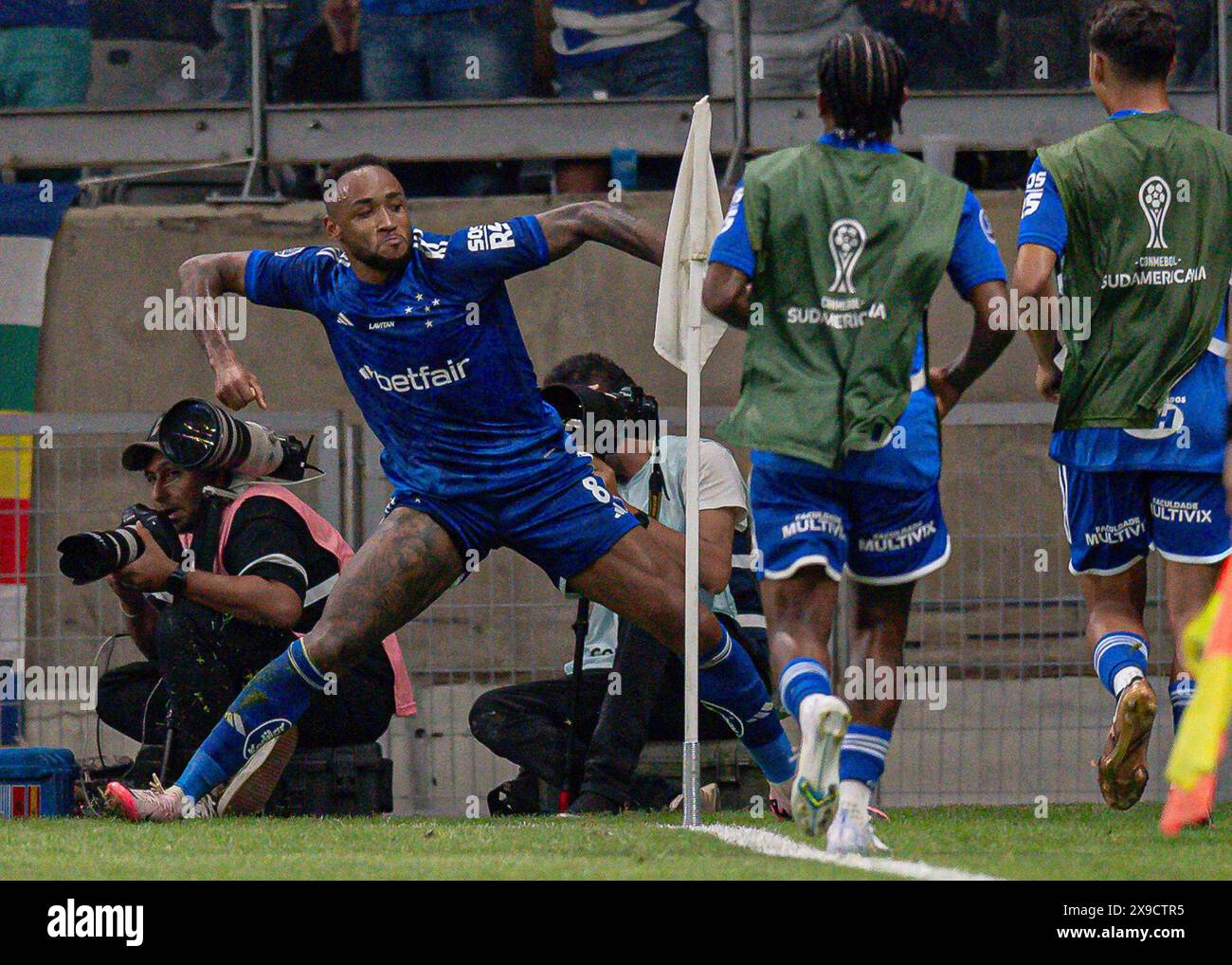 Belo Horizonte, Brasile. 30 maggio 2024. Rafa Silva del Cruzeiro festeggia dopo aver segnato il primo gol della sua squadra, durante la partita tra Cruzeiro vs Universidad Catolica (CHI) per il sesto turno del girone B della Copa Sudamericana 2024, allo Stadio Mineirao, a Belo Horizonte, in Brasile il 30 maggio. Foto: Gledston Tavares/DiaEsportivo/Alamy Live News crediti: DiaEsportivo/Alamy Live News Foto Stock