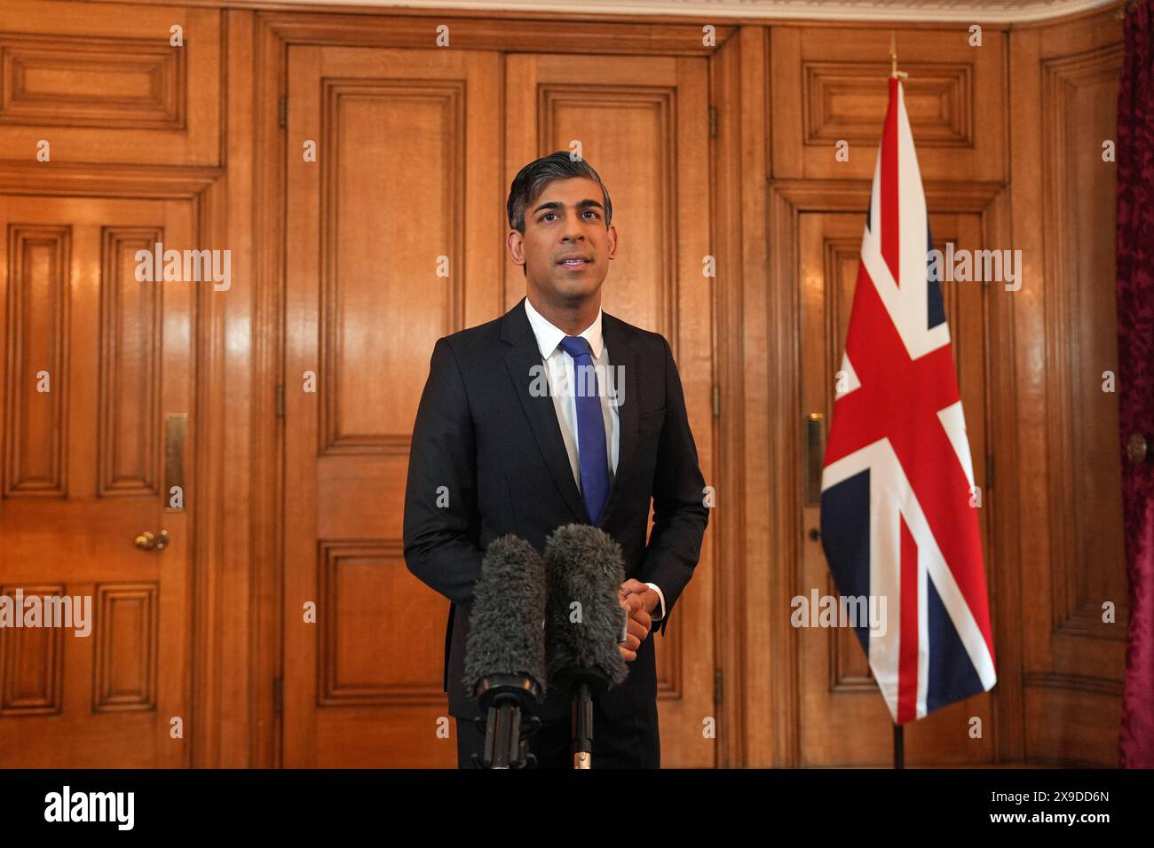 Il primo ministro Rishi Sunak rilascia una dichiarazione al 10 di Downing Street, Londra, dopo che le forze britanniche e statunitensi hanno colpito obiettivi Houthi nello Yemen nella quinta operazione combinata da gennaio. Data foto: Venerdì 31 maggio 2024. Foto Stock