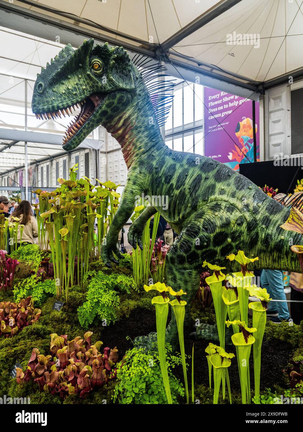 Dinosauro e piante carnivore al Chelsea Flower Show Foto Stock