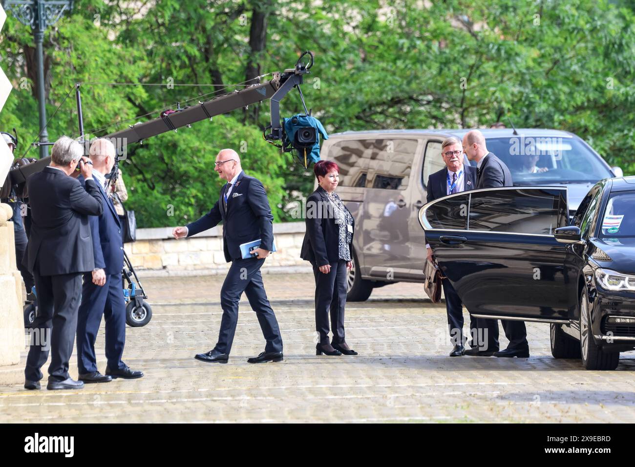 Praga, Repubblica Ceca. 31 maggio 2024. Gordan Grlic-Radman, Ministro degli affari Esteri croato, arriva al Palazzo Czernin di Praga durante il secondo giorno di riunione informale dei Ministri degli Esteri della NATO. E' l'ultima riunione dei rappresentanti della NATO prima del vertice ad alto livello a Washington. L'incontro si concentra sulla guerra della Russia in Ucraina. Credito: SOPA Images Limited/Alamy Live News Foto Stock