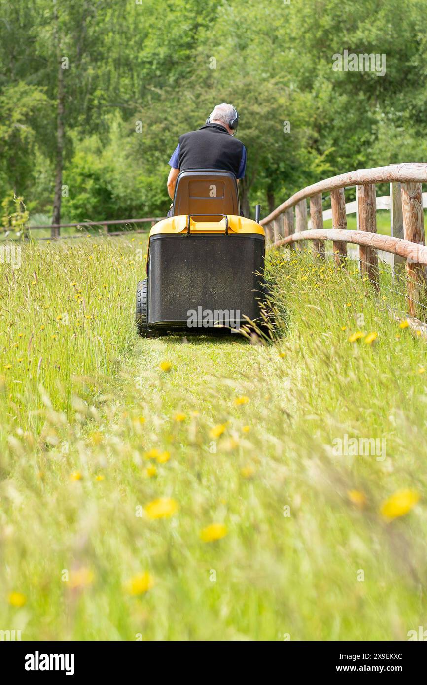 Kidderminster, Regno Unito. 31 maggio 2024. Meteo nel Regno Unito: Qui nelle Midlands, l'ultimo giorno di primavera è goduto da tutti mentre domani lanceremo in estate meterologica. Crediti: Lee Hudson/Alamy Live News Foto Stock