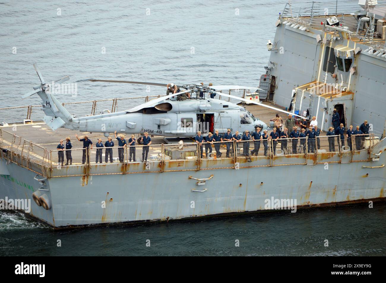 USS James E. Williams, un cacciatorpediniere della classe Arleigh Burke nella Marina degli Stati Uniti, nella foto di Halifax Harbour durante la Halifax International Fleet Week Foto Stock