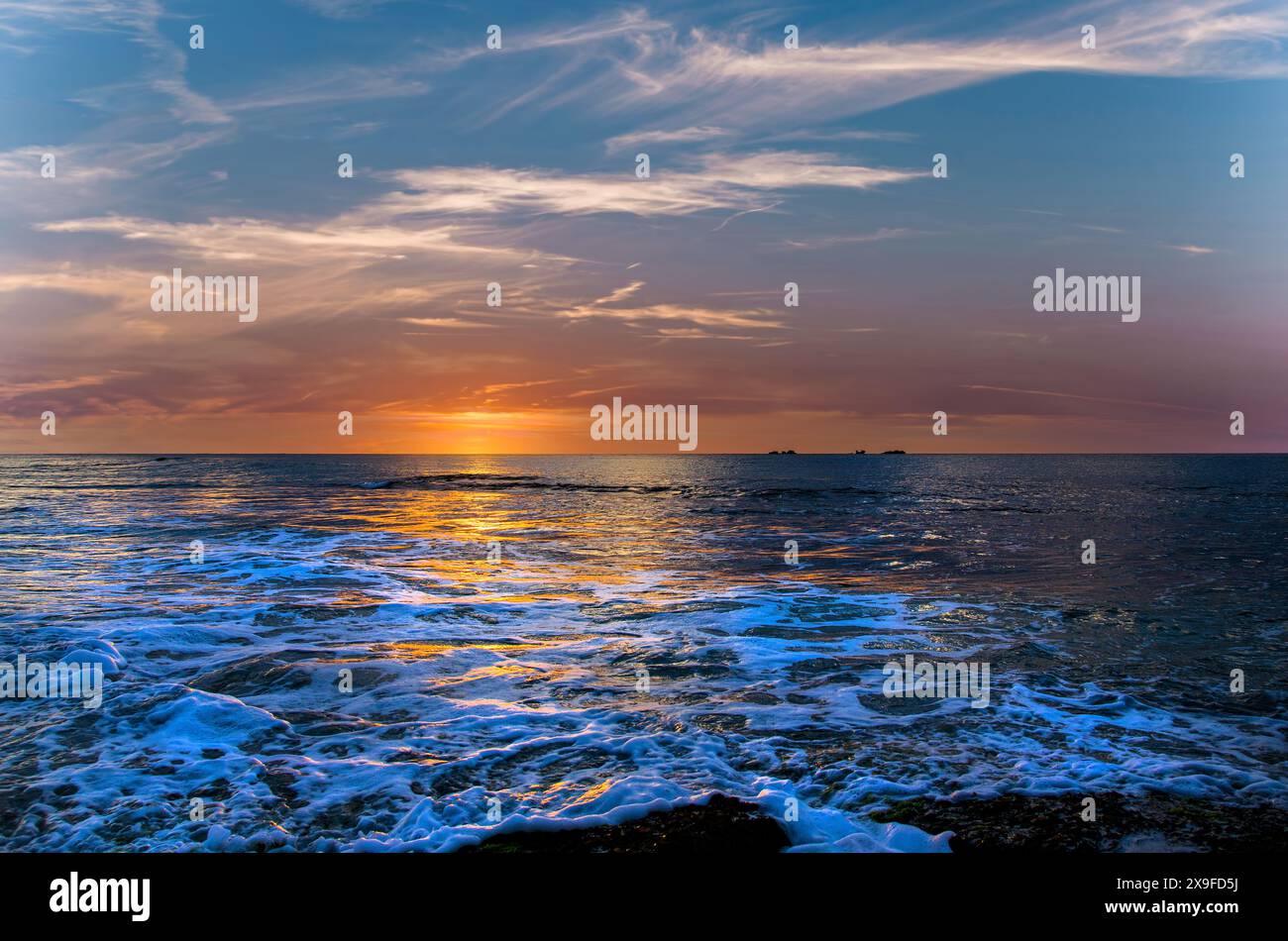 Tramonto su Burns Beach e sull'Oceano Indiano, Perth, Australia Occidentale, Australia Foto Stock