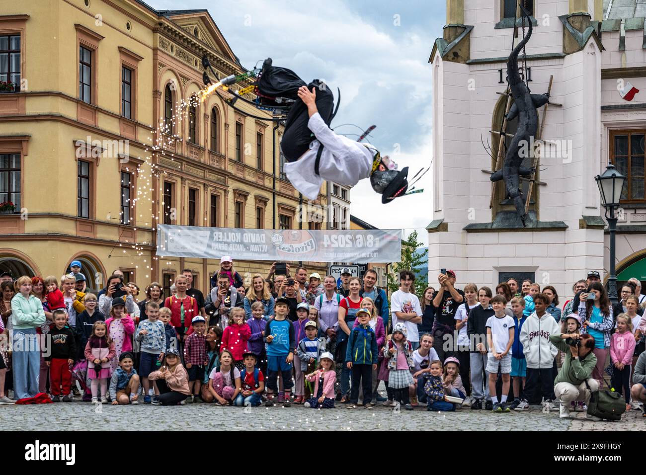 Trutnov, Repubblica Ceca. 31 maggio 2024. Gli artisti di strada Ziva Poppy Teatre si sono esibiti al Cirk-UFF festival internazionale del nuovo circo a Trutnov, il 31 maggio 2024. Crediti: David Tanecek/CTK Photo/Alamy Live News Foto Stock