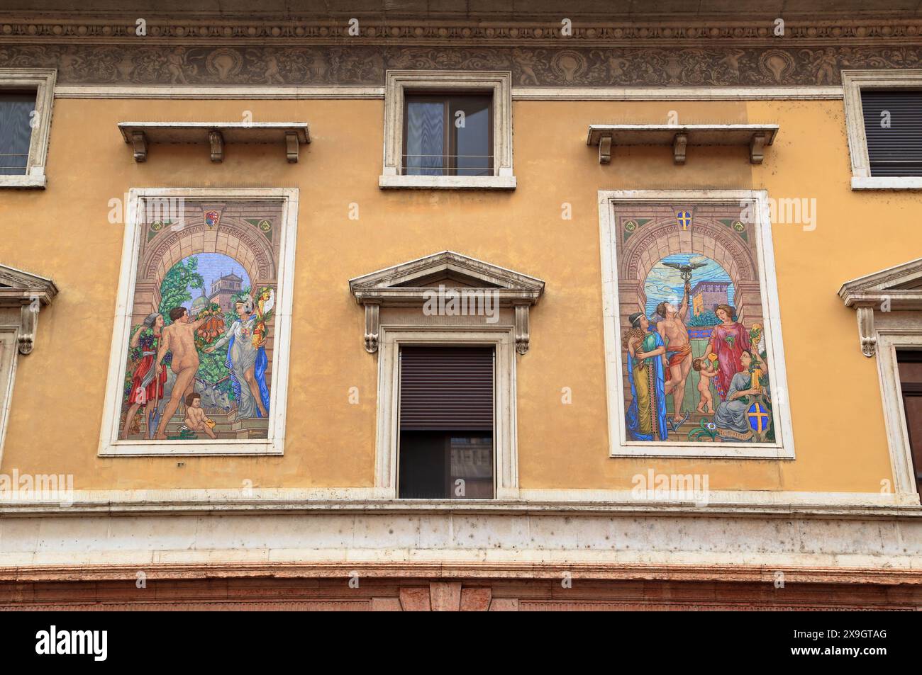 Decorazione murale a mosaico, Mantova, Mantova Italia. Someda De Marco Carlo, 1927 anni Foto Stock