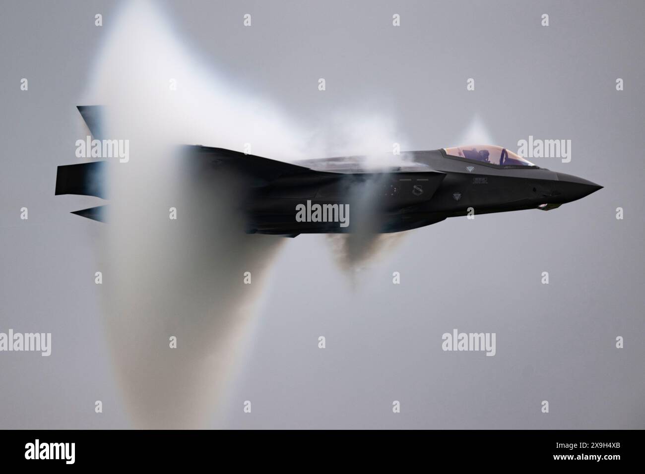 18 maggio 2024 - dover Air Force base, Delaware, USA - un F-35A Lightning II assegnato all'F-35A Lightning II Demonstration Team si esibisce al First State Air Show Over dover Air Force base, del., 18 maggio 2024. L'F-35A è un combattente multiruolo agile, versatile, ad alte prestazioni e con capacità di 9 g che combina furtività, fusione di sensori e una consapevolezza situazionale senza precedenti. (Immagine di credito: © Zachary Rufus/U.S. Air Force/ZUMA Press Wire) SOLO PER USO EDITORIALE! Non per USO commerciale! Foto Stock