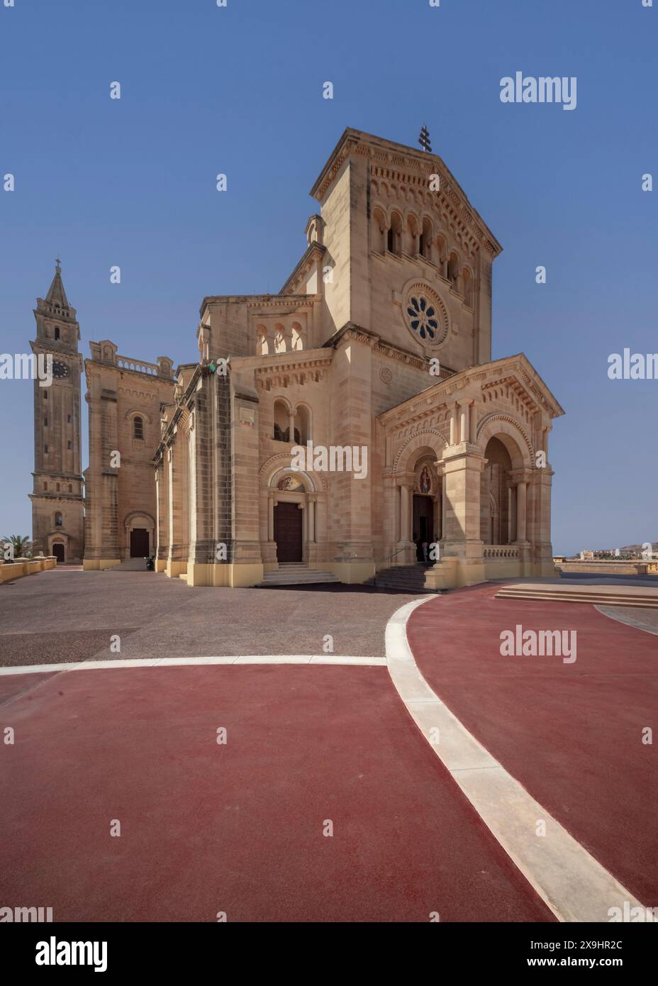 Malta, Gozo, Basilica del Santuario Nazionale della Beata Vergine di Ta' Pinu. Il nome originale è Bażilika tal-Madonna Ta' Pinu Mill Gharb Foto Stock
