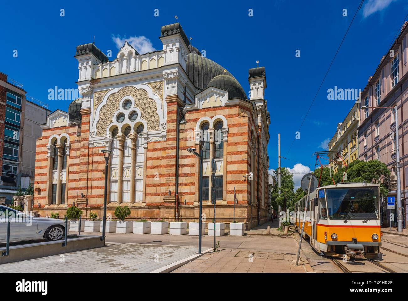 Vista esterna della Sinagoga di Sofia, la più grande sinagoga sefardita d'Europa. Il progetto era dell'architetto Austin Grunanger Foto Stock