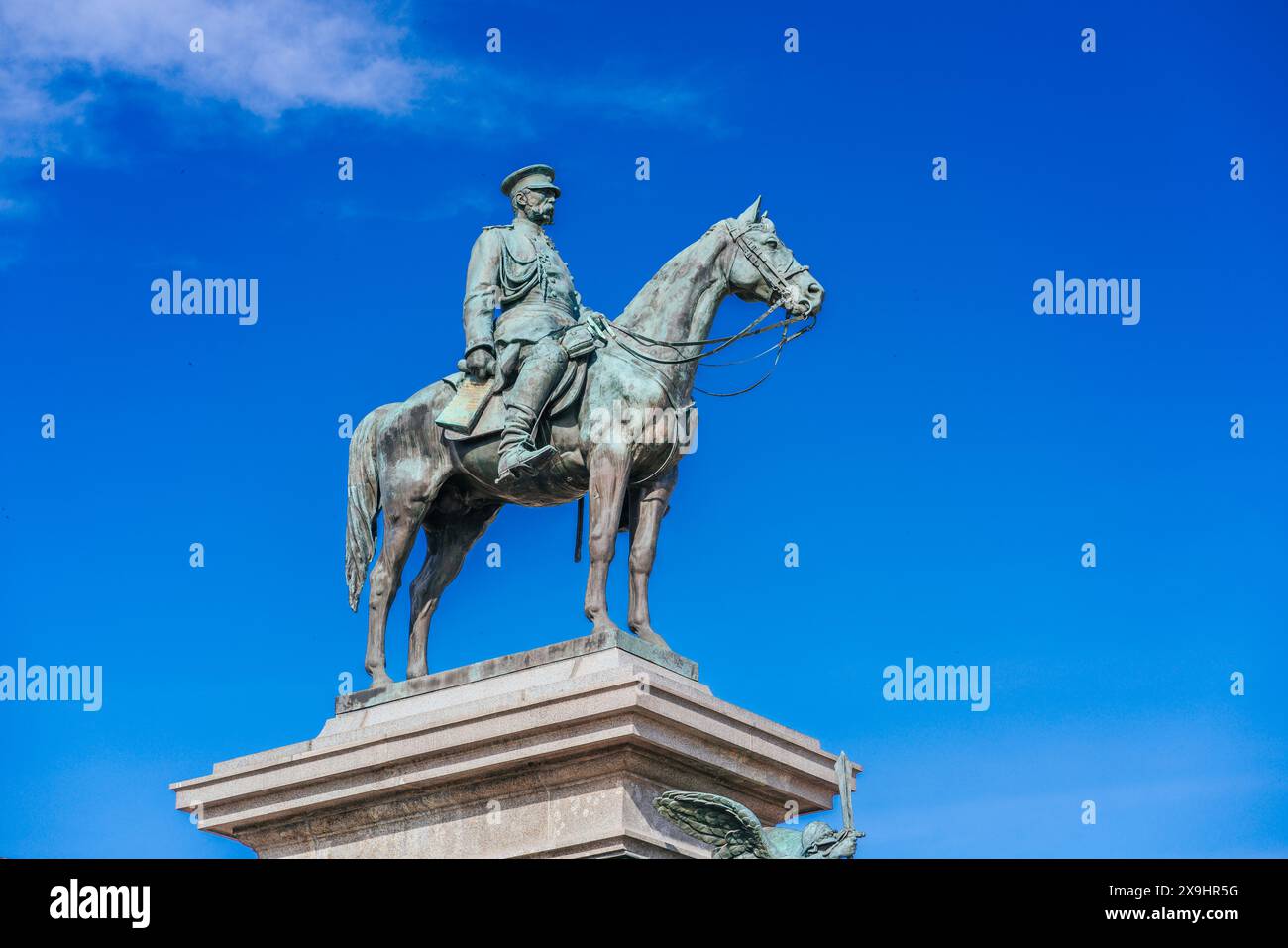 Sofia, Bulgaria. 23 maggio 2024. Statua equestre dell'imperatore russo Alessandro II, Monumento allo Zar Liberatore di Arnaldo Zocchi fu terminato nel 1903 Foto Stock