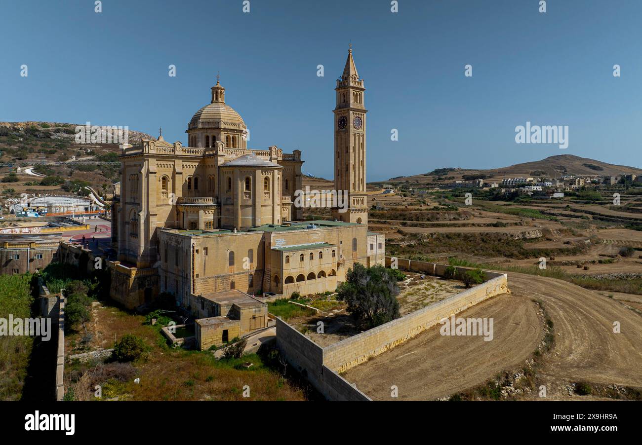 Malta, Gozo, Basilica del Santuario Nazionale della Beata Vergine di Ta' Pinu. Il nome originale è Bażilika tal-Madonna Ta' Pinu Mill Gharb Foto Stock