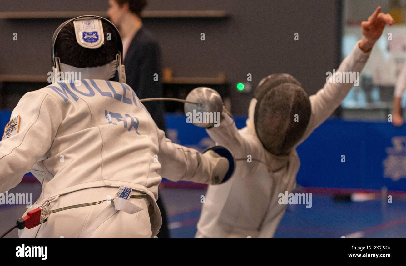 Losanna Svizzera, 06/01/2024: Mattia MOLLLERO (ITA) è in azione durante l'U14 European Epee Circuit Men and Women 2024. U14 European Epee Circuit Men and Women 2024 si è svolto alla Vaudoise Arena di Losanna. Crediti: Patrick Dancel/Alamy Live News. Foto Stock