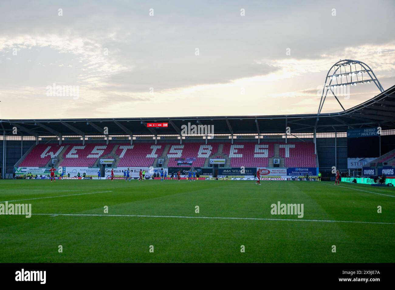 Llanelli, Galles. 31 maggio 2024. Uno stand presso lo stadio Parc y Scarlets in cui sono esposte le parole "West is Best" durante le qualificazioni UEFA EURO 2025 femminili tra Galles e Ucraina al Parc y Scarlets di Llanelli, Galles, Regno Unito, il 31 maggio 2024. Crediti: Duncan Thomas/Majestic Media. Foto Stock