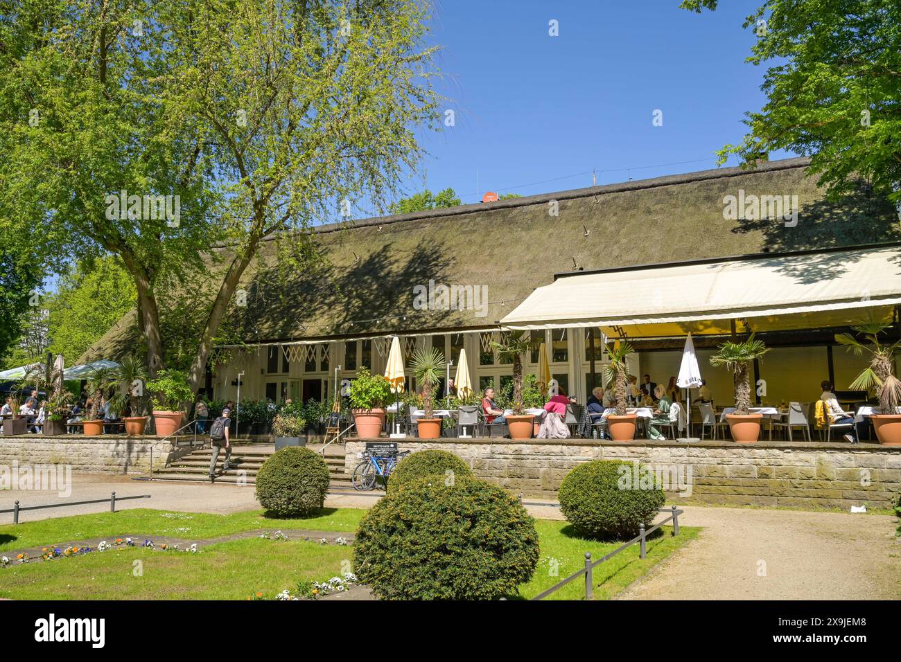 Restaurant und Biergarten, Teehaus, Englischer Garten, Park, Großer Tiergarten, Tiergarten, Mitte, Berlino, Germania Foto Stock