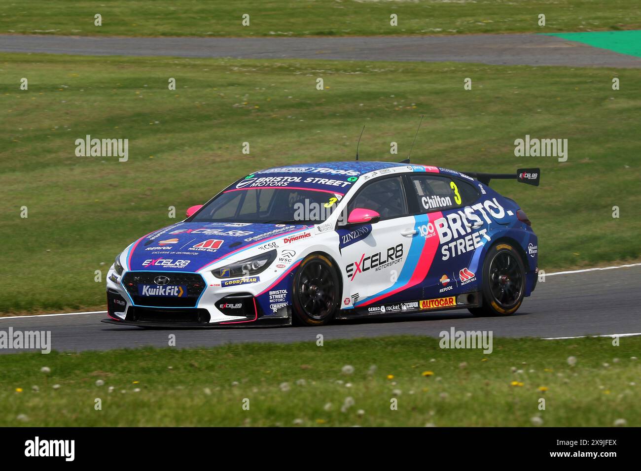 Tom Chilton - Team Bristol Street Motors - guida Hyundai i30N numero 3 nel Kwik Fit BTCC 2024 a Brands Hatch nel maggio 2024 Foto Stock