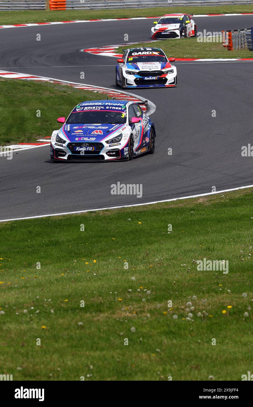 Tom Chilton - Team Bristol Street Motors - guida Hyundai i30N numero 3 nel Kwik Fit BTCC 2024 a Brands Hatch nel maggio 2024 Foto Stock