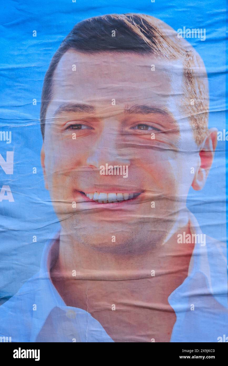 Francia, Nouvelle Aquitaine. 1° giugno 2024. Manifesti elettorali per l'elezione dei deputati francesi al Parlamento europeo. Jordan Bardella, capo della lista Rassemblement National. La Francia è tornata! Nouvelle Aquitaine, Francia, Europa. Crediti: Foto di Hugo Martin/Alamy Live News. Foto Stock
