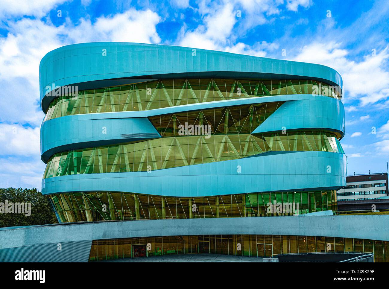 Mercedes Benz Museum, Mercedes-Benz World di Stoccarda, Baden Wuertemberg, Germania, Europa Foto Stock