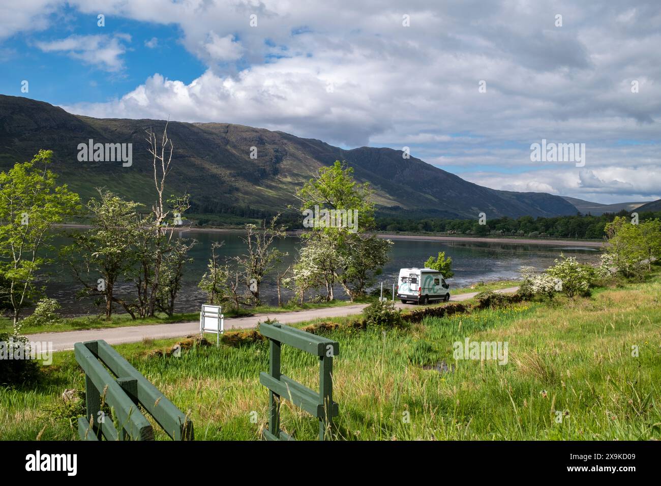 Camper in tour sulla costa nord 500, Applecross, Wester Ross, Scozia Foto Stock