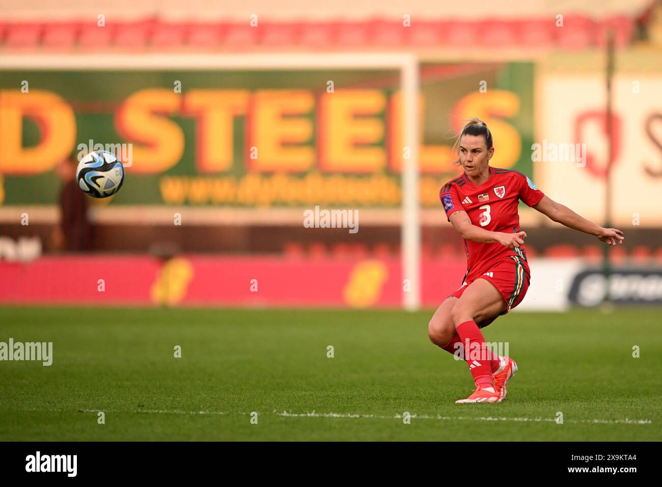 LLANELLI, REGNO UNITO. 31 maggio 2024. Gemma Evans del Galles durante la partita di qualificazione a Euro 2025 di Lega B tra donne del Galles e Ucraina al Parc y Scarlets di Llanelli il 31 maggio 2024. (PIC di Ashley Crowden/FAW) credito: Football Association of Wales/Alamy Live News Foto Stock LLANELLI, REGNO UNITO. 31 maggio 2024. Gemma Evans del Galles durante la partita di qualificazione a Euro 2025 di Lega B tra donne del Galles e Ucraina al Parc y Scarlets di Llanelli il 31 maggio 2024. (PIC di Ashley Crowden/FAW) credito: Football Association of Wales/Alamy Live News Foto Stock