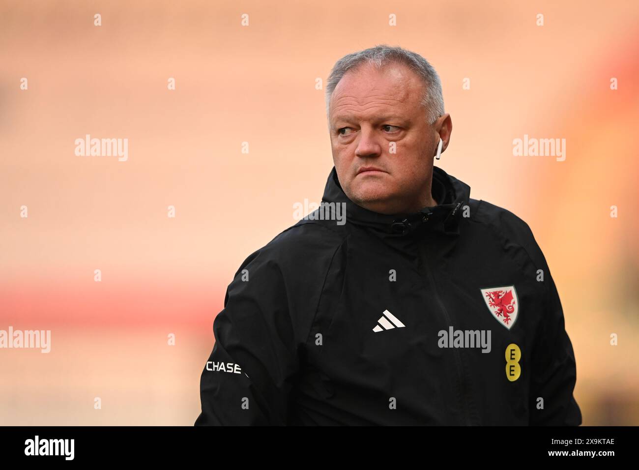 LLANELLI, REGNO UNITO. 31 maggio 2024. Assistente manager femminile gallese Jon Grey durante la partita di qualificazione a Euro 2025 di Lega B tra donne gallesi e donne ucraine al Parc y Scarlets di Llanelli il 31 maggio 2024. (PIC di Ashley Crowden/FAW) credito: Football Association of Wales/Alamy Live News Foto Stock LLANELLI, REGNO UNITO. 31 maggio 2024. Assistente manager femminile gallese Jon Grey durante la partita di qualificazione a Euro 2025 di Lega B tra donne gallesi e donne ucraine al Parc y Scarlets di Llanelli il 31 maggio 2024. (PIC di Ashley Crowden/FAW) credito: Football Association of Wales/Alamy Live News Foto Stock