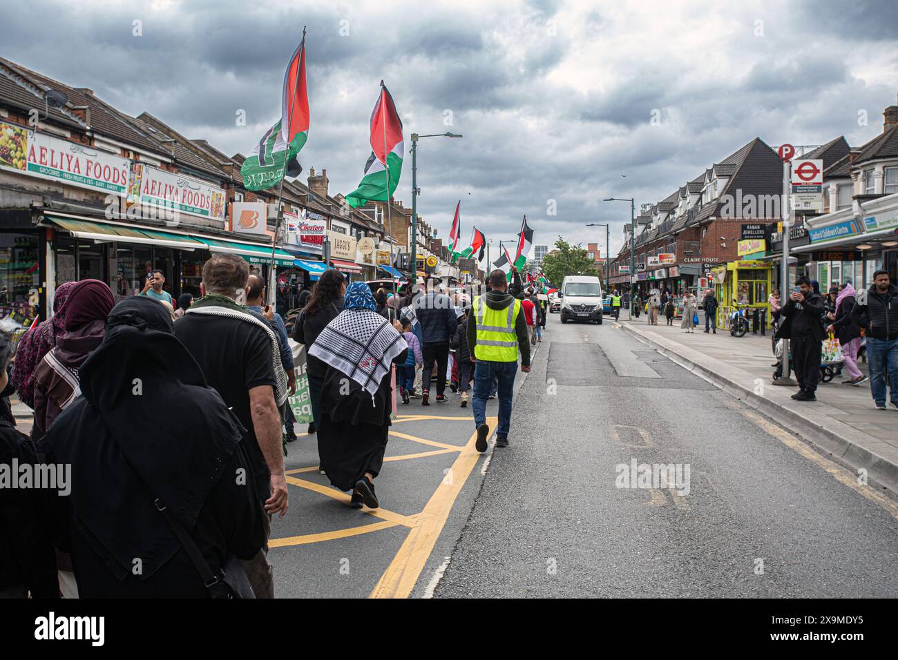Londra, Regno Unito. 1° giugno 2024.Rally a Ilford Nord che chiede la fine immediata del genocidio di Gaza e la vendita di armi a Israele e sanzioni internazionali contro Israele e la libertà per la Palestina. Leanne Mohamad si candiderà contro la segretaria ombra della salute nelle prossime elezioni generali in mezzo alla rabbia per la posizione laburista Israele-Gaza. Horst Friedrichs/Alamy Live News Foto Stock