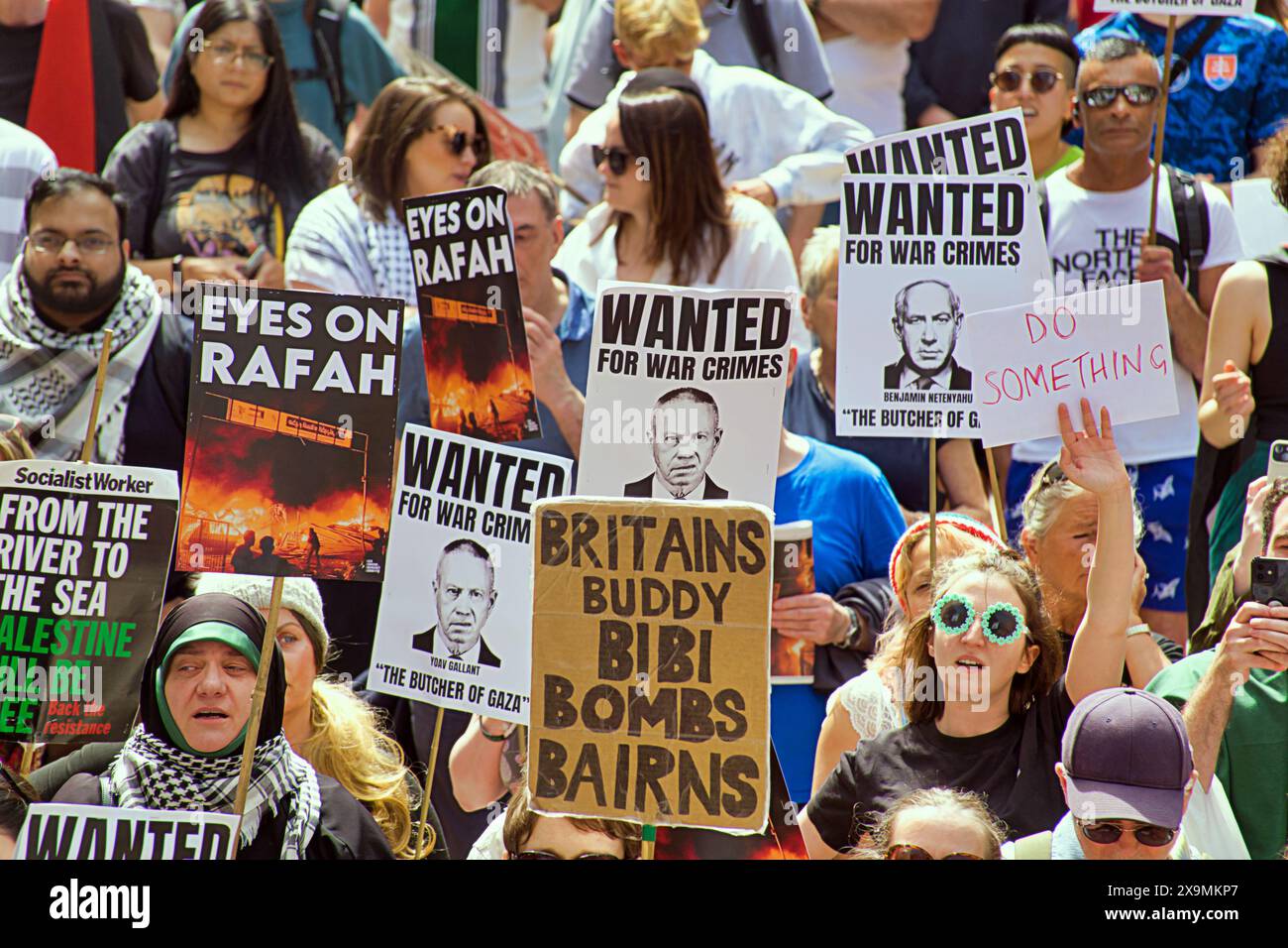 Glasgow, Scozia, Regno Unito. 1 giugno 2024: Il raduno palestimiano sui gradini della sala da concerto ha visto una buona affluenza per gaza. Credit Gerard Ferry/Alamy Live News Foto Stock