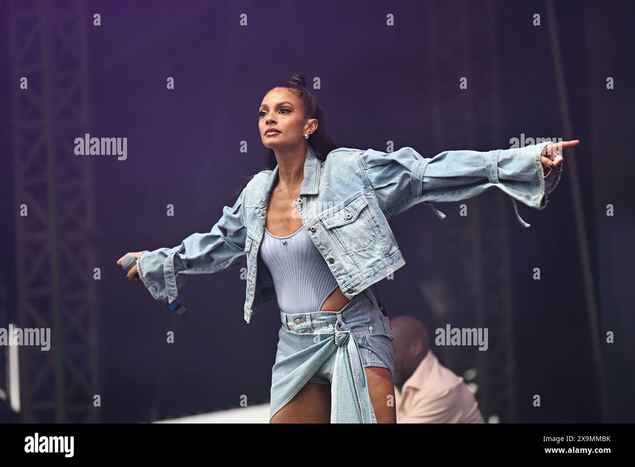 Brockwell Park, Londra, Regno Unito. 1 giugno 2024. Alesha Dixon si esibisce sul palco principale del Mighty Hoopla 2024 Day 1 - Festival di musica pop a Londra, Regno Unito. Credito: Vedi li/Picture Capital/Alamy Live News Foto Stock