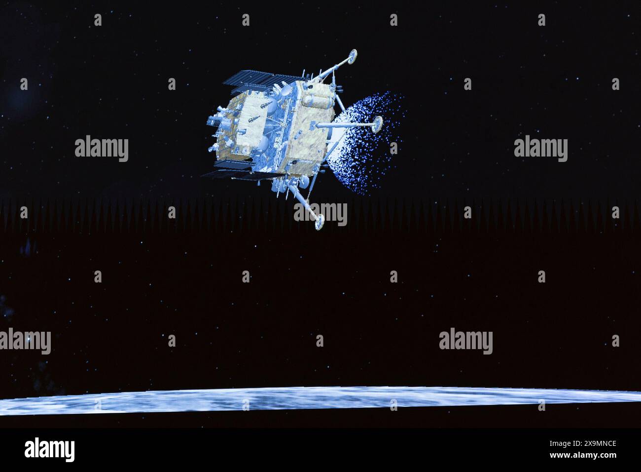 (240602) -- PECHINO, 2 giugno 2024 (Xinhua) -- questa immagine tratta da un'animazione video al Beijing Aerospace Control Center (BACC) il 2 giugno 2024 mostra la combinazione lander-ascender della sonda Chang'e-6 prima di atterrare sul lato più lontano della luna. Il cinese Chang'e-6 è atterrato sul lato opposto della luna domenica mattina e raccoglierà campioni da questo terreno raramente esplorato per la prima volta nella storia umana, ha annunciato la China National Space Administration (CNSA). Supportata dal relè del satellite Queqiao-2, la combinazione lander-ascender della sonda Chang'e-6 è atterrata con successo a. Foto Stock