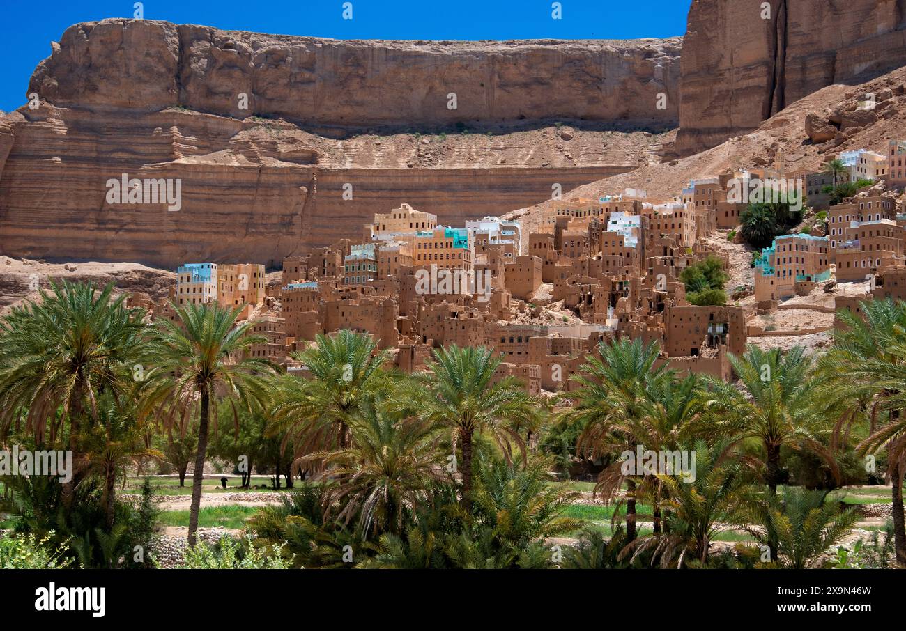 Piccolo villaggio situato nella regione di Wadi Dawan del Governatorato di Hadhramaut nello Yemen. Foto Stock